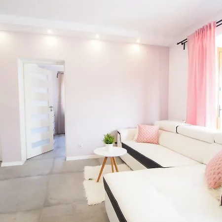New & Cosy Near City Centre :) *